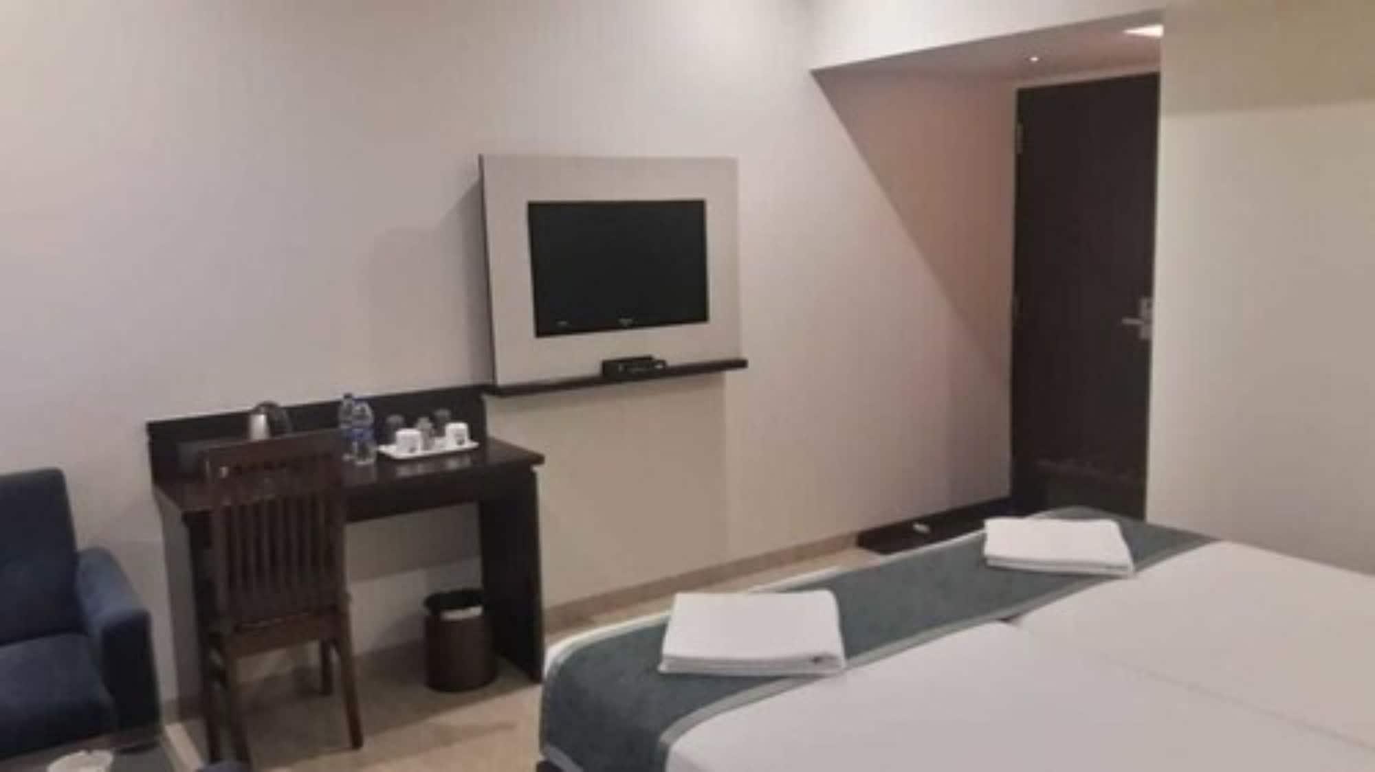 Hotel Le Grande - Mumbai International Airport Bagian luar foto
