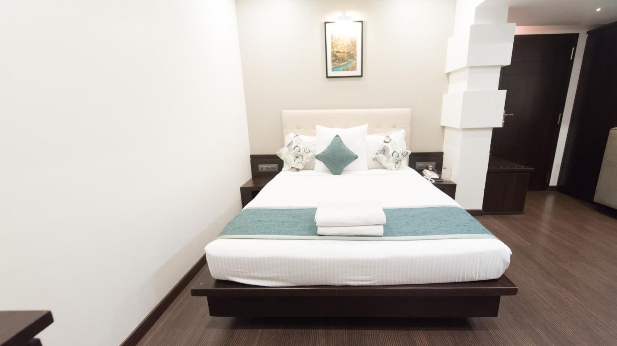 Hotel Le Grande - Mumbai International Airport Bagian luar foto